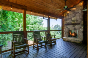 The Cozy Bear - Front Porch and Indoor Fireplace